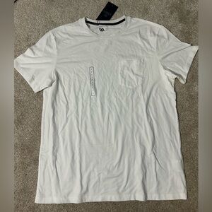 Men’s VRST White T-Shirt size: large